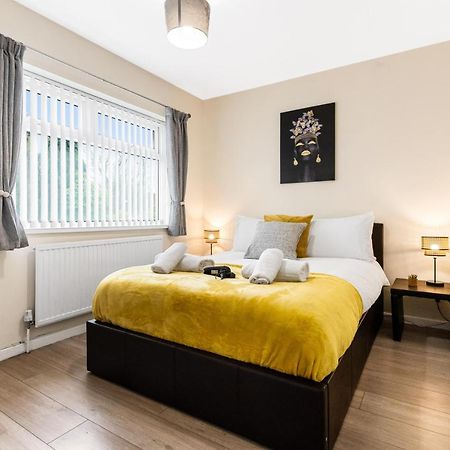 Off Road Parking, Garden, Tv'S In Bedrooms Morriston Екстериор снимка