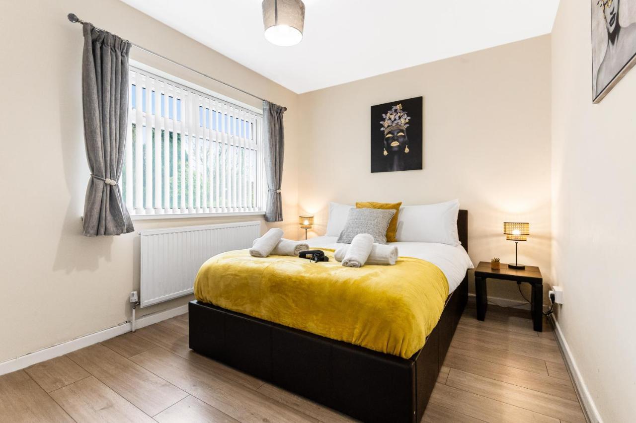 Off Road Parking, Garden, Tv'S In Bedrooms Morriston Екстериор снимка