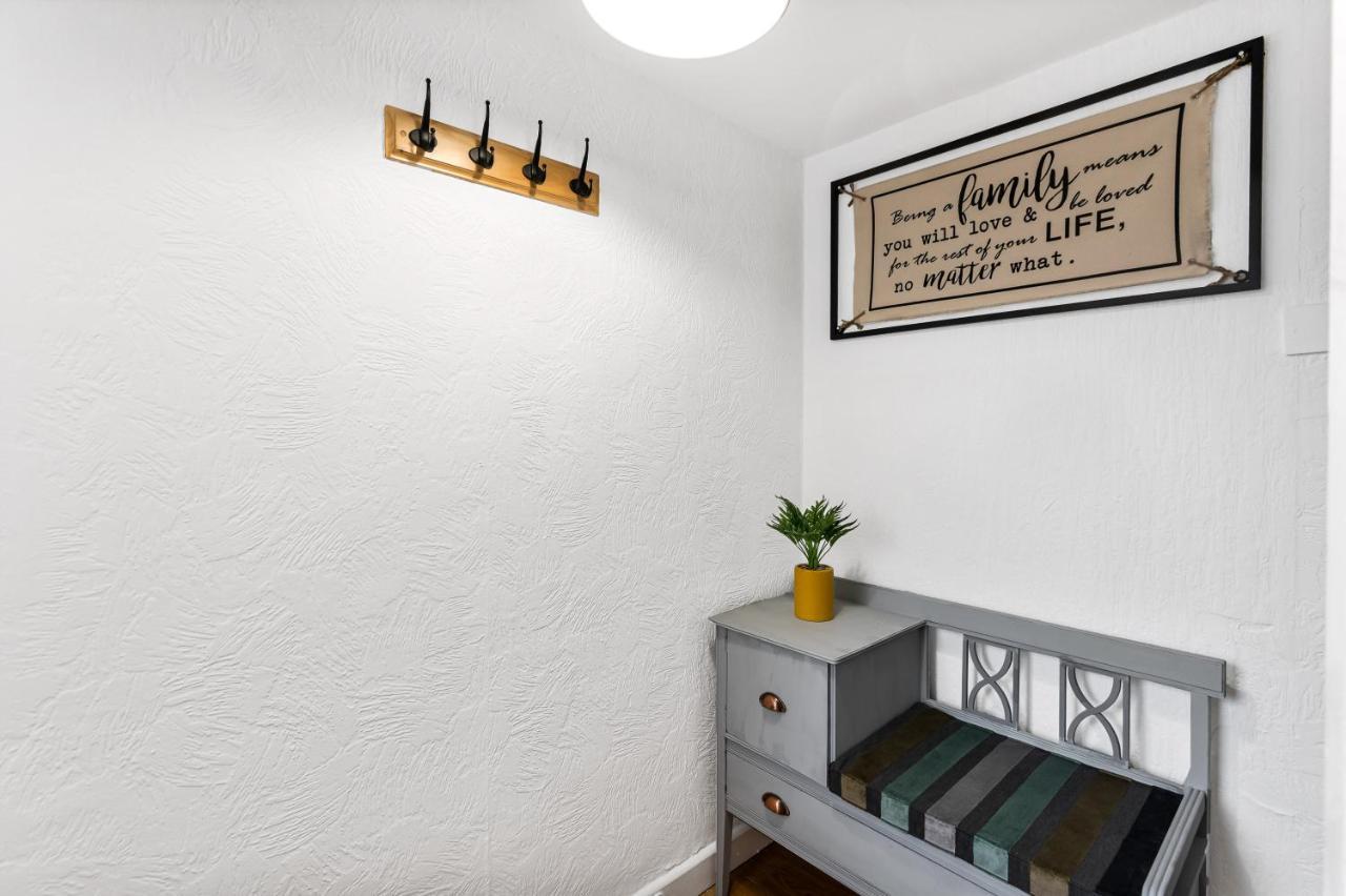 Off Road Parking, Garden, Tv'S In Bedrooms Morriston Екстериор снимка