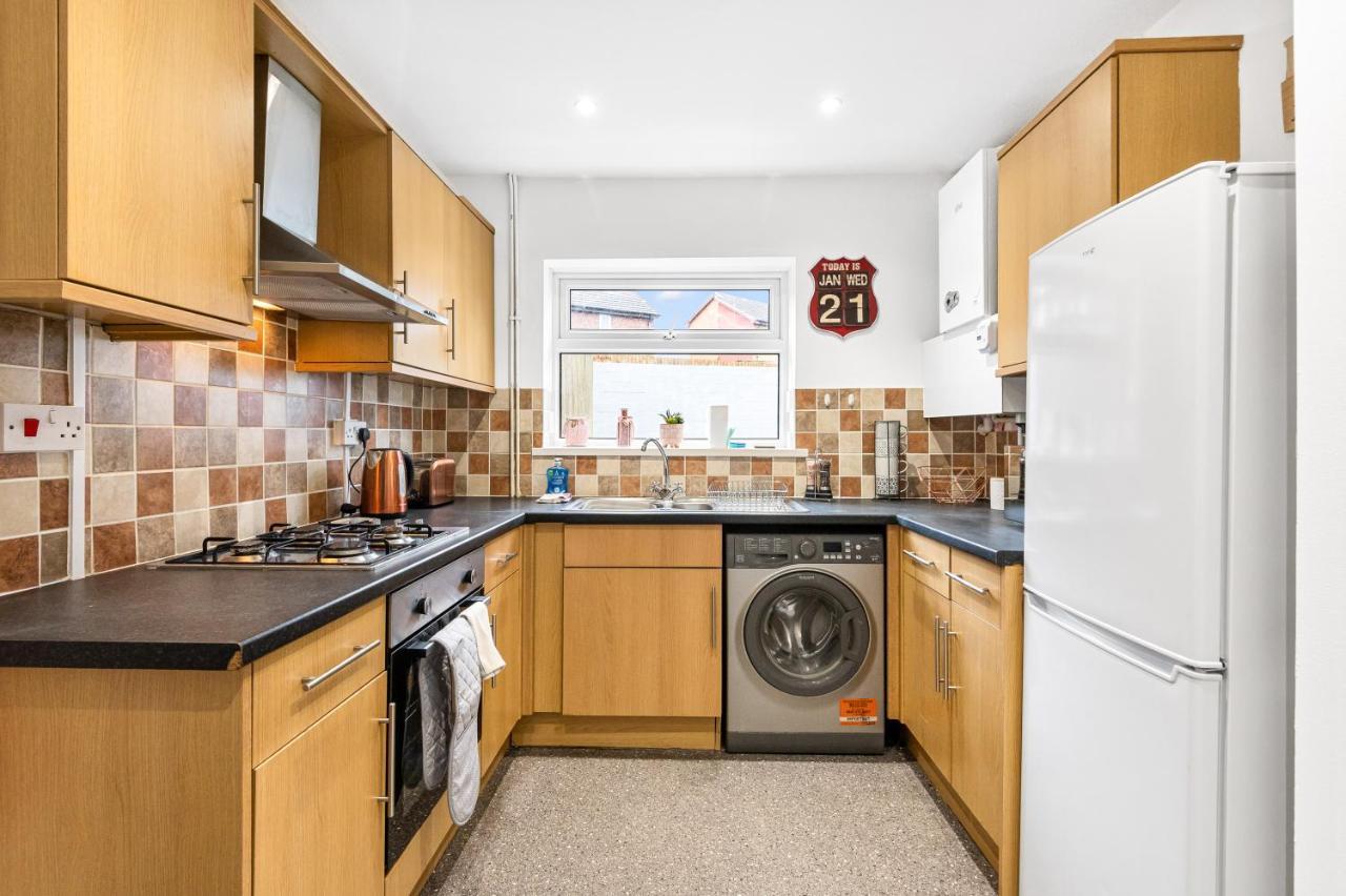 Off Road Parking, Garden, Tv'S In Bedrooms Morriston Екстериор снимка